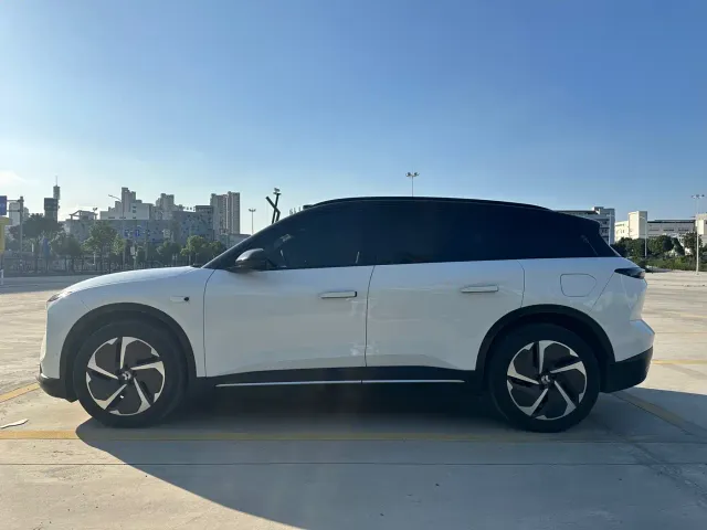 Nio ES6 — Фото автомобиля 14