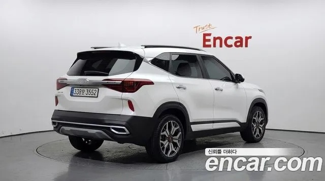 Kia Seltos — Фото автомобиля 2