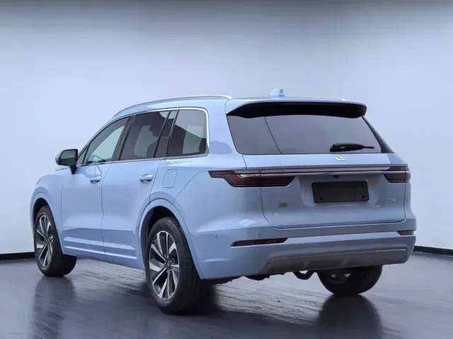 Li Auto ONE — Фото автомобиля 5