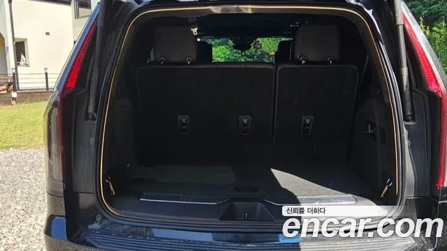Cadillac Escalade Generation 5 — Фото автомобиля 11