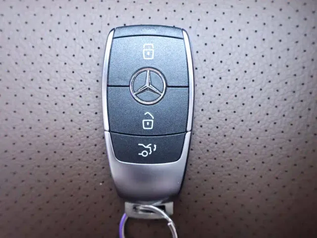 Mercedes-Benz GLE-Class — Фото автомобиля 26