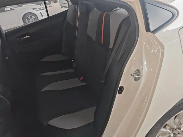 Toyota Corolla — Фото автомобиля 16