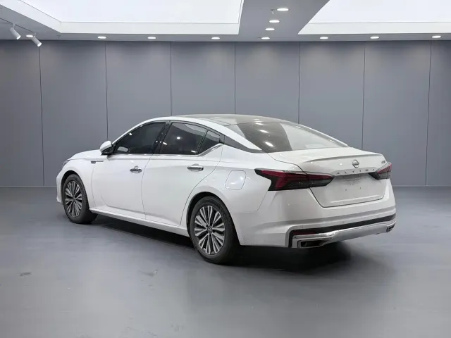 Nissan Teana — Фото автомобиля 4