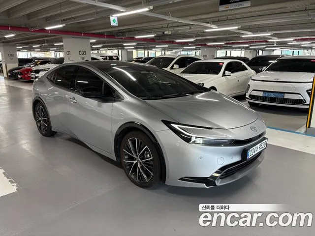 Toyota Prius 5th Gen — Фото автомобиля 2