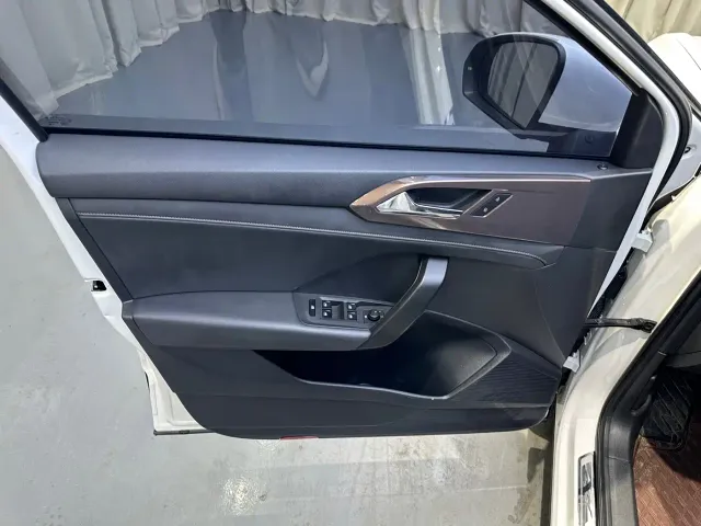 Volkswagen Tharu — Фото автомобиля 10