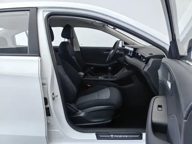 Roewe i5 — Фото автомобиля 23