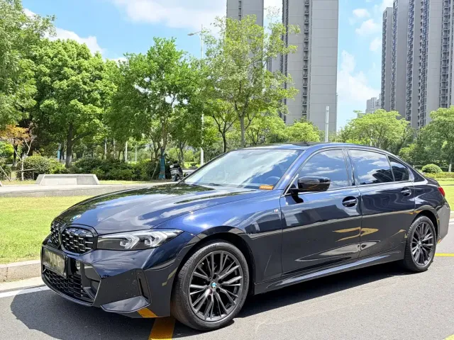 Фотография автомобиля — BMW 3 Series
