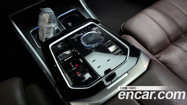 BMW 7 Series G70 — Фото автомобиля 9