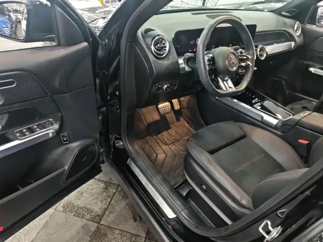 Mercedes-Benz GLB AMG — Фото автомобиля 15