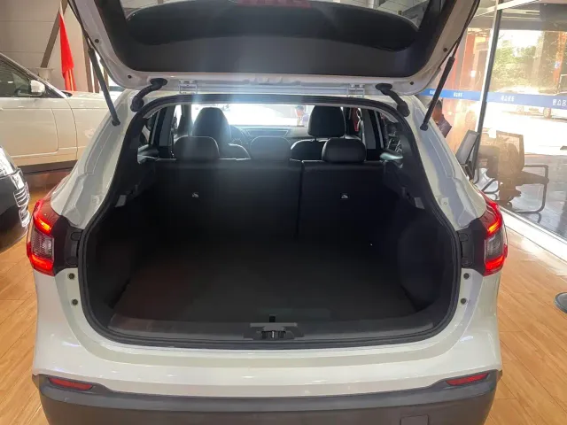 Nissan Qashqai — Фото автомобиля 14