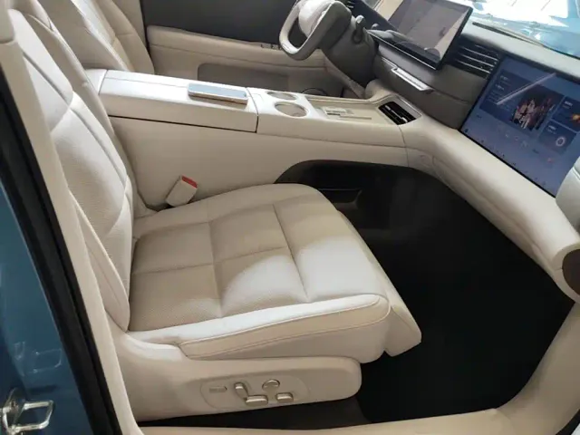 IM Motors LS6 — Фото автомобиля 24