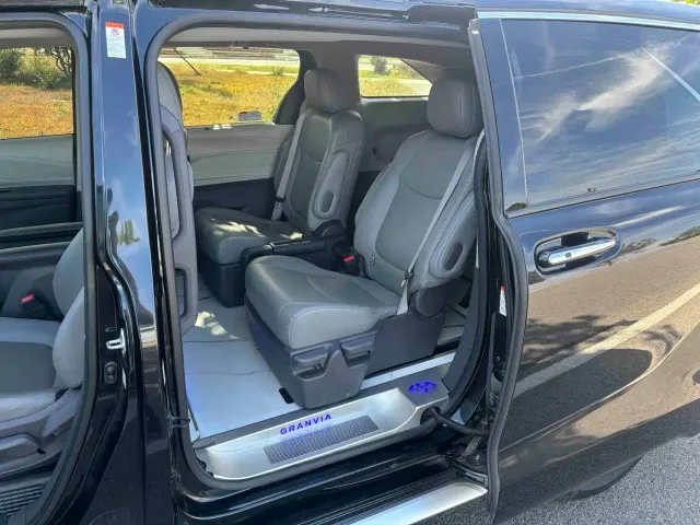 Toyota Granvia — Фото автомобиля 4