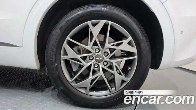 Genesis GV70 — Фото автомобиля 6