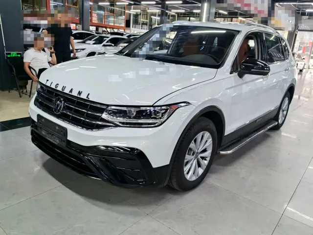 Фотография автомобиля — Volkswagen Tiguan L