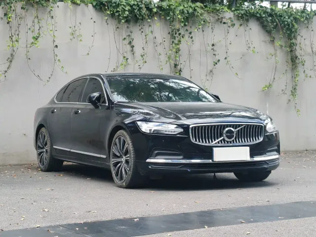 Volvo S90 — Фото автомобиля 3