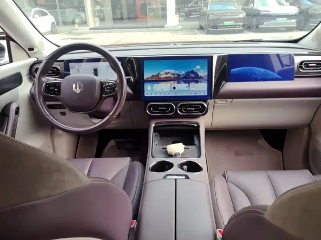 Leapmotor C11 — Фото автомобиля 13
