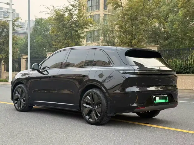 Li Auto L6 — Фото автомобиля 19