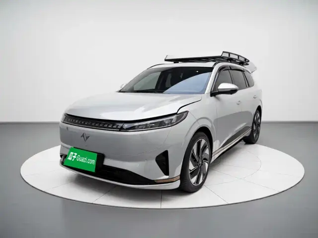 Фотография автомобиля — Dongfeng eπ 008