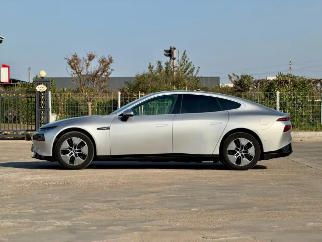 Xpeng P7 — Фото автомобиля 3