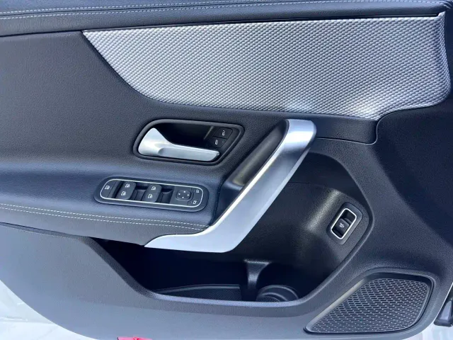 Mercedes-Benz A-Class — Фото автомобиля 8