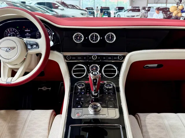Bentley Continental Plug-in Hybrid — Фото автомобиля 26