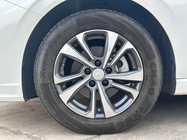 Changan Eado — Фото автомобиля 5