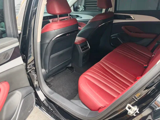 Hongqi H5 — Фото автомобиля 9