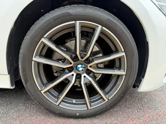 BMW 3 Series — Фото автомобиля 15