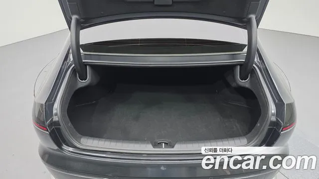 Hyundai Grandeur Grandeur (GN7) 2.5 Бензин 2WD — Фото автомобиля 20