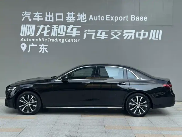 Mercedes-Benz E-Class — Фото автомобиля 3