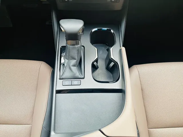 Lexus ES — Фото автомобиля 8