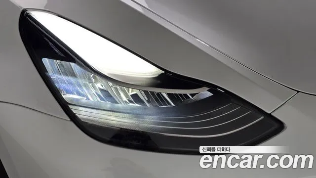Tesla Model Y — Фото автомобиля 22
