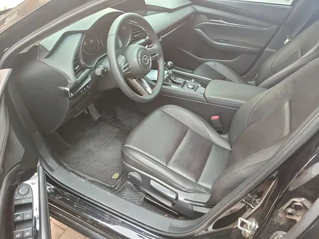Mazda Axela — Фото автомобиля 14