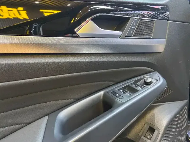 Volkswagen Passat — Фото автомобиля 6