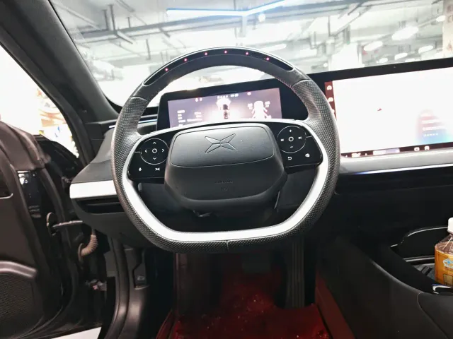 Xpeng P7 — Фото автомобиля 10