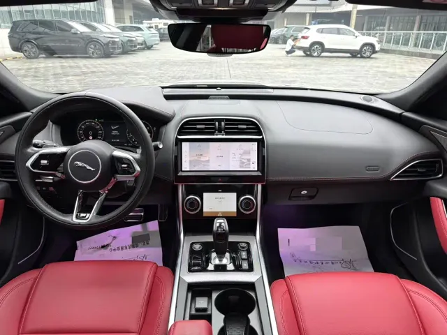 Jaguar XEL — Фото автомобиля 5