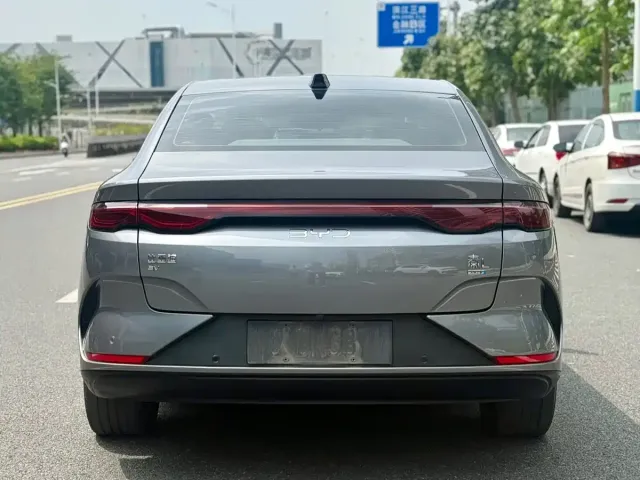 BYD Qin L — Фото автомобиля 7