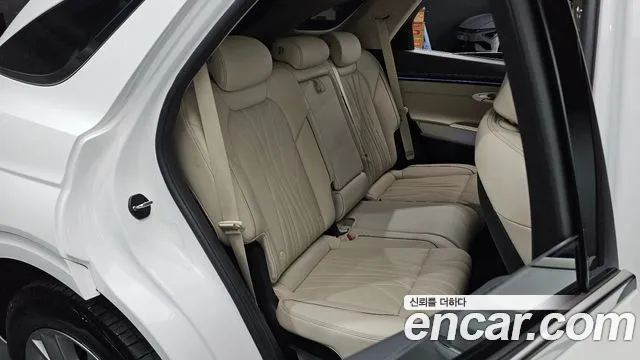 Genesis GV70 — Фото автомобиля 16