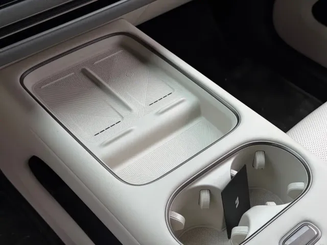 Li Auto i6 — Фото автомобиля 12