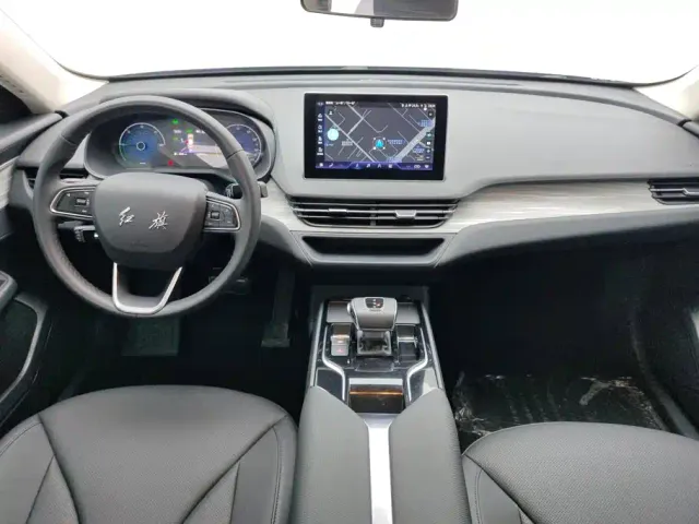 Hongqi E-QM5 — Фото автомобиля 12
