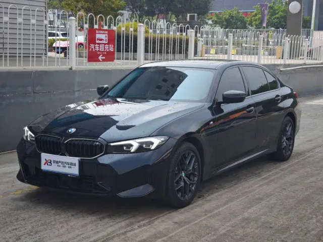 Фотография автомобиля — BMW 3 Series