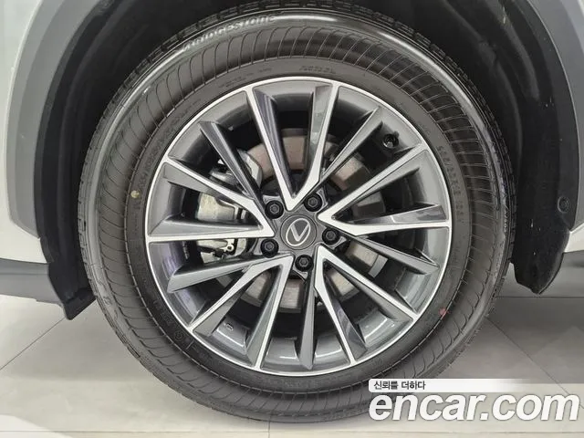 Lexus NX NX450h+ 2nd Gen — Фото автомобиля 7