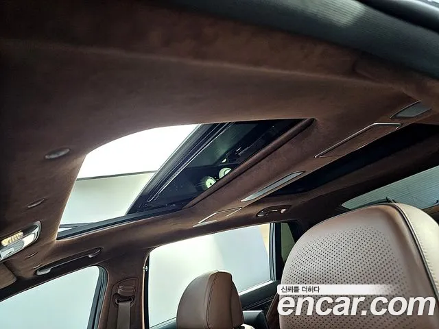 Genesis G90 Бензин 3.5 Turbo e-S/C AWD LWB — Фото автомобиля 6