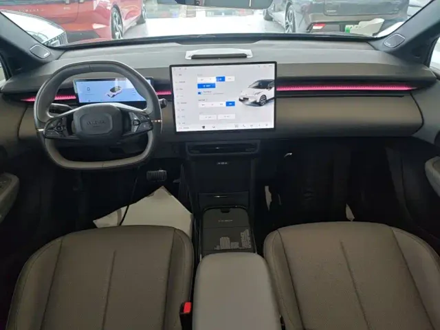 Lynk & Co Z20 — Фото автомобиля 9