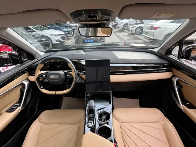 Geely Boyue L — Фото автомобиля 10