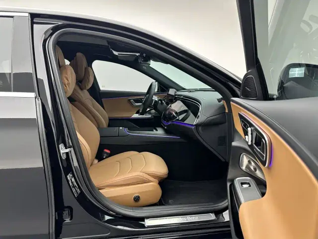 Mercedes-Benz E-Class — Фото автомобиля 24