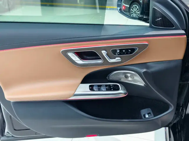 Mercedes-Benz E-Class — Фото автомобиля 4