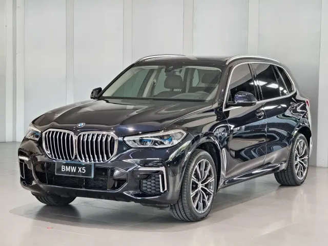 Фотография автомобиля — BMW X5