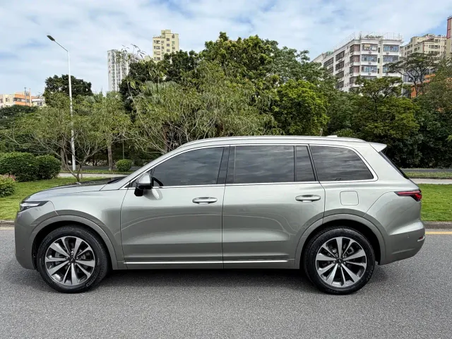 Li Auto ONE — Фото автомобиля 7