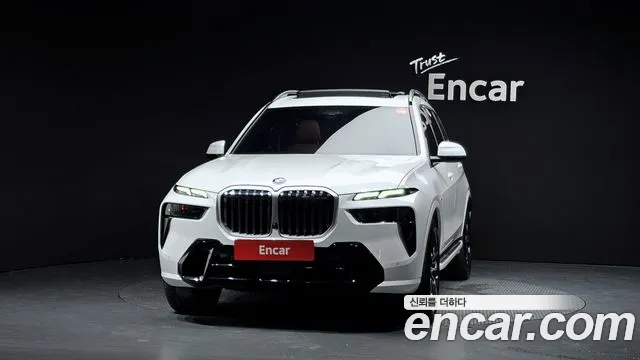 BMW X7 — Фото автомобиля 3